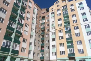 Продается 2-комнатная квартира 66.4 кв. м в Коломые, Чайковського