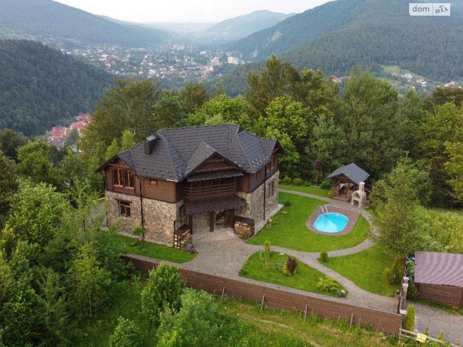 Продается дом на 2 этажа 183 кв. м с бассейном, цена: 850000 $ - фото 1