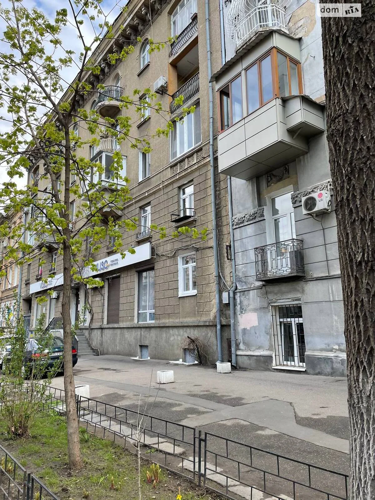 Продается офис 138 кв. м в бизнес-центре, цена: 140000 $ - фото 1