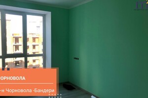 Продается 1-комнатная квартира 32 кв. м в Ивано-Франковске, ул. Черновола