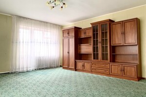 Продается 3-комнатная квартира 79 кв. м в Локачах, Незалежності