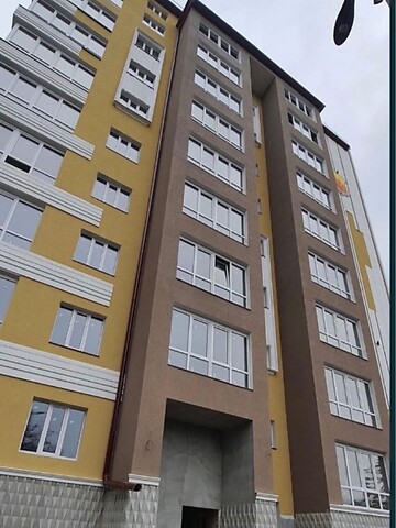 Продается 2-комнатная квартира 58 кв. м в Черновцах, ул. Шухевича Романа
