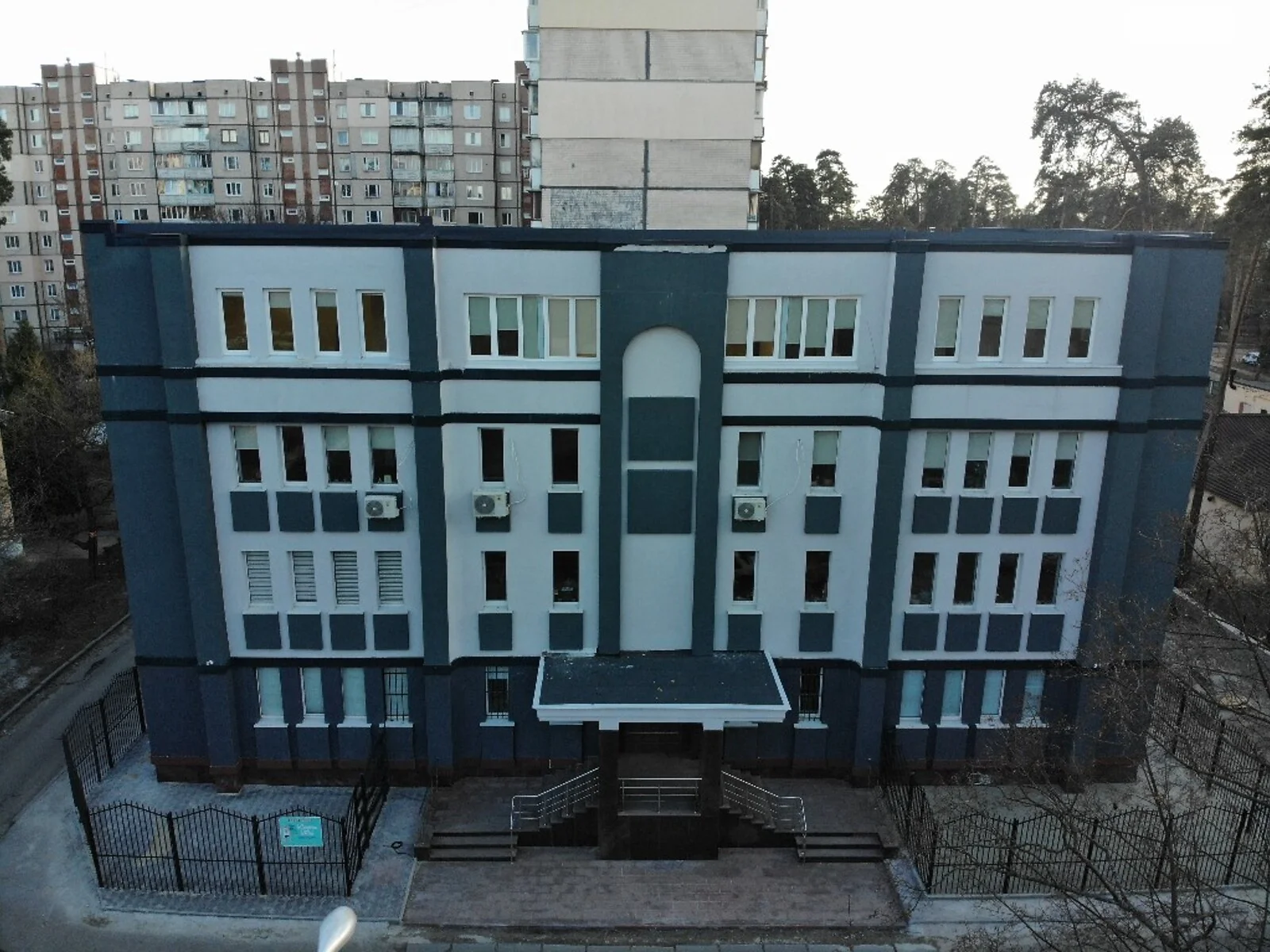 Сдается в аренду офис 60 кв. м в бизнес-центре, цена: 21600 грн - фото 1