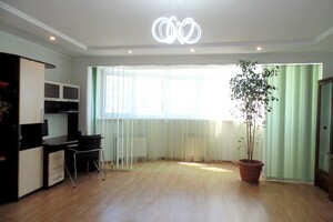 Продается 2-комнатная квартира 82.5 кв. м в Виннице, Родиона Скалецкого улица