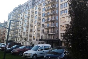 Продается 2-комнатная квартира 55 кв. м в Черновцах, б 213 Руська вулиця