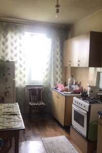 Продается 3-комнатная квартира 72 кв. м в Черновцах, Русская улица