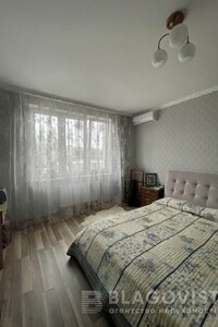 Продается 2-комнатная квартира 75 кв. м в Киеве, Малиновського Маршала вул.