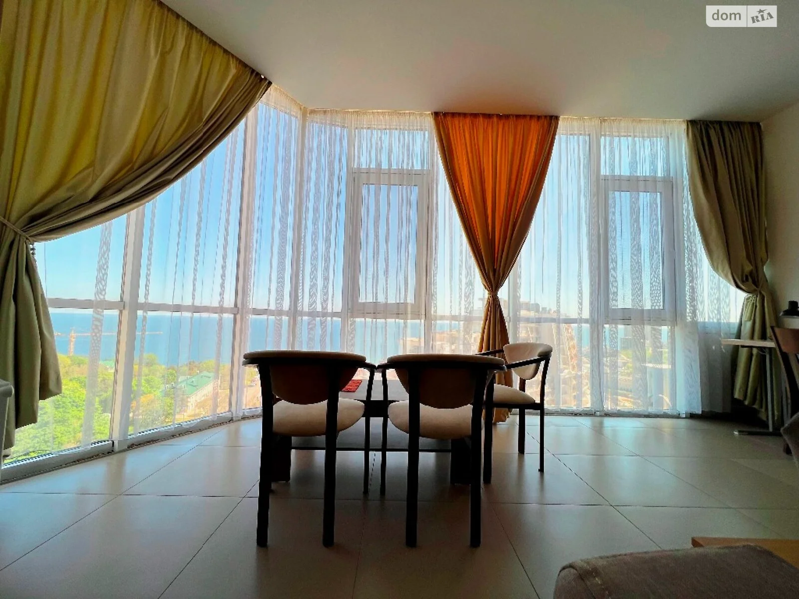 Сдается в аренду 2-комнатная квартира 113.8 кв. м в Одессе, плато Аркадийское(Гагаринское) - фото 1