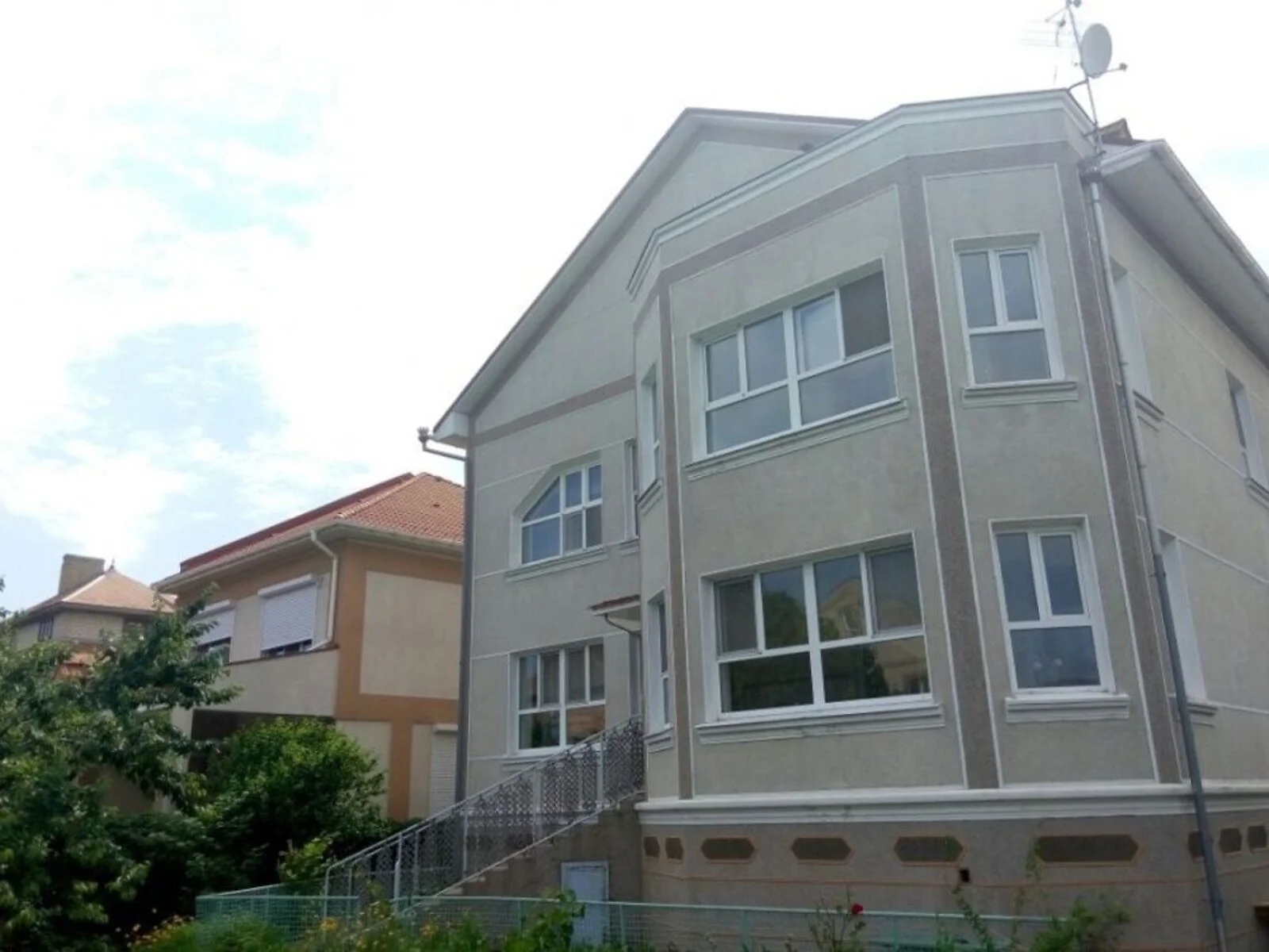 Продается дом на 3 этажа 386 кв. м с террасой, цена: 200000 $