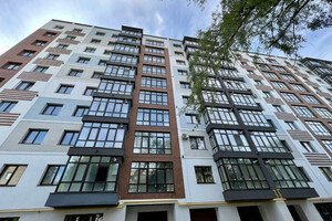 Продается 2-комнатная квартира 72.2 кв. м в Ивано-Франковске, Карпатская улица