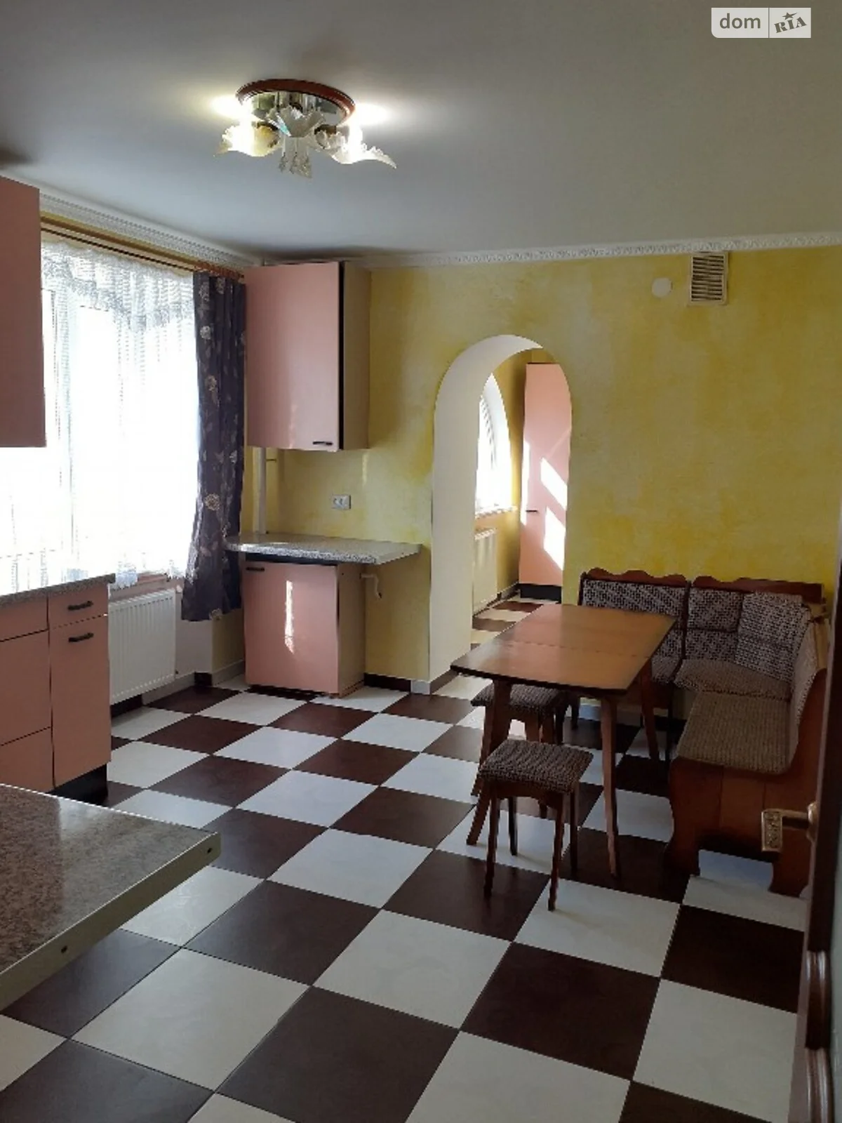 2-комнатная квартира 72.3 кв. м в Тернополе, бул. Вишневецкого Дмитрия - фото 1