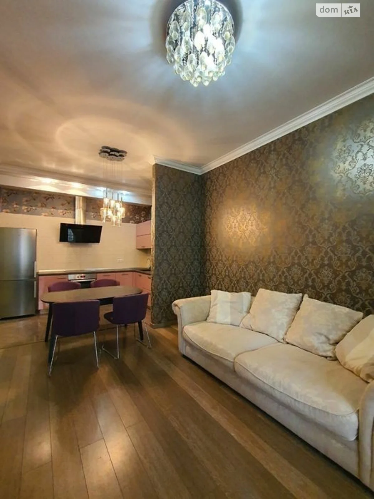 Продається 1-кімнатна квартира 70 кв. м у Одесі, плато Гагарінське, 5Б