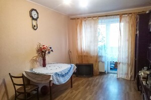 Продается 3-комнатная квартира 57 кв. м в Нововолынске, Шахтарський