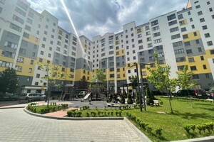 Продается 3-комнатная квартира 92 кв. м в Ивано-Франковске, ул. Довженко А.