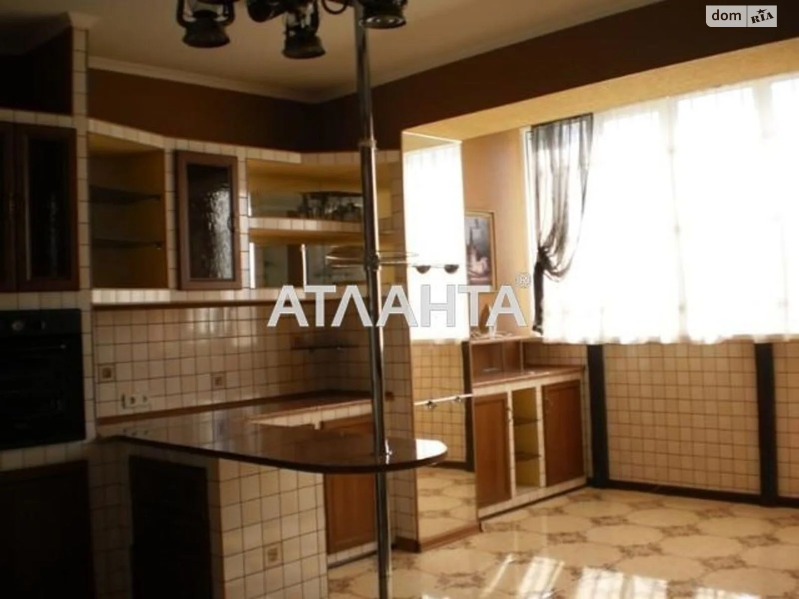 Продается 3-комнатная квартира 123 кв. м в Черноморске, пер. Хантадзе