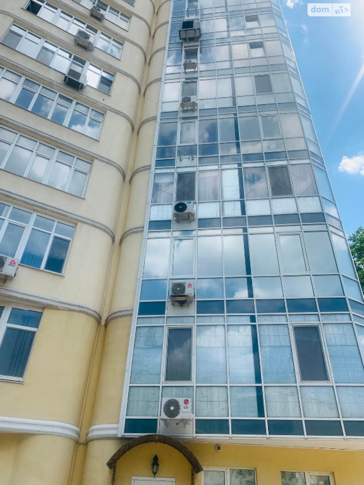 Продается 1-комнатная квартира 68 кв. м в Одессе, пер. Удельный