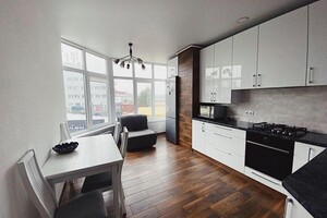 Продается 2-комнатная квартира 60 кв. м в Киево-Святошинске, Александра Саенко улица