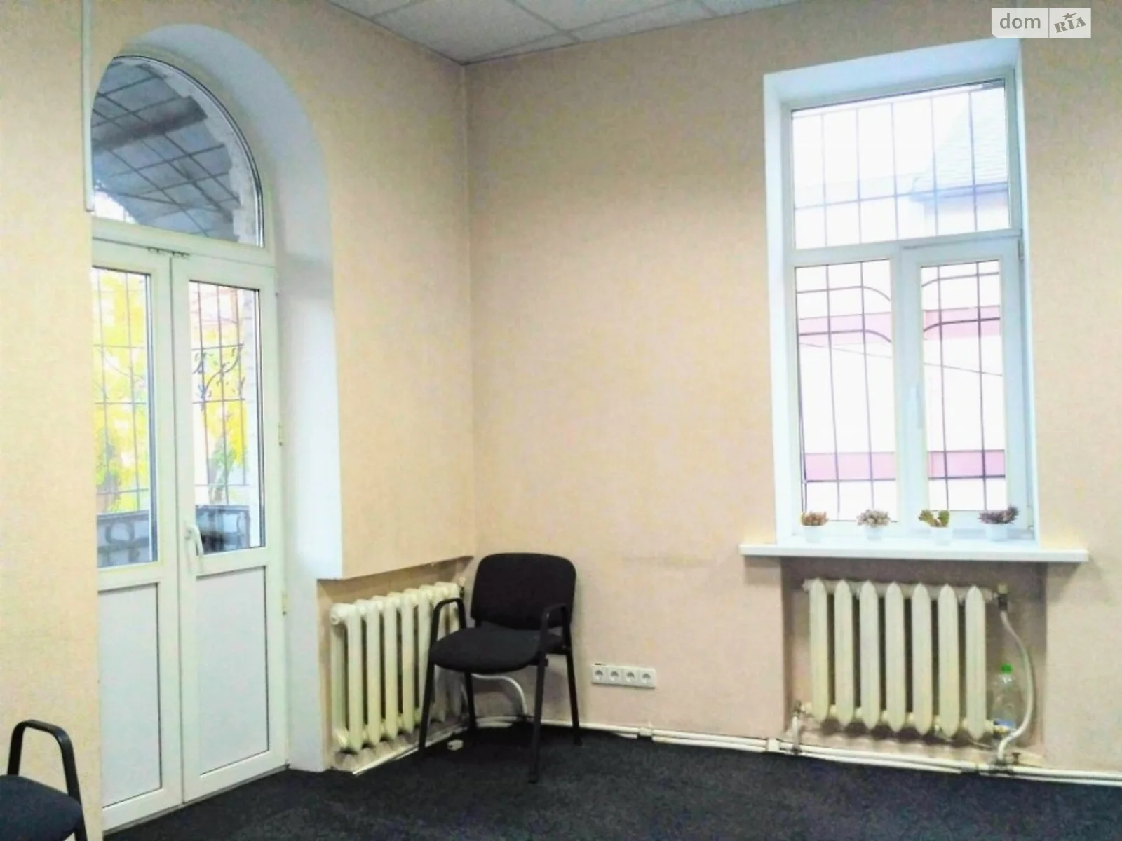 Продается офис 45 кв. м в бизнес-центре, цена: 60500 $