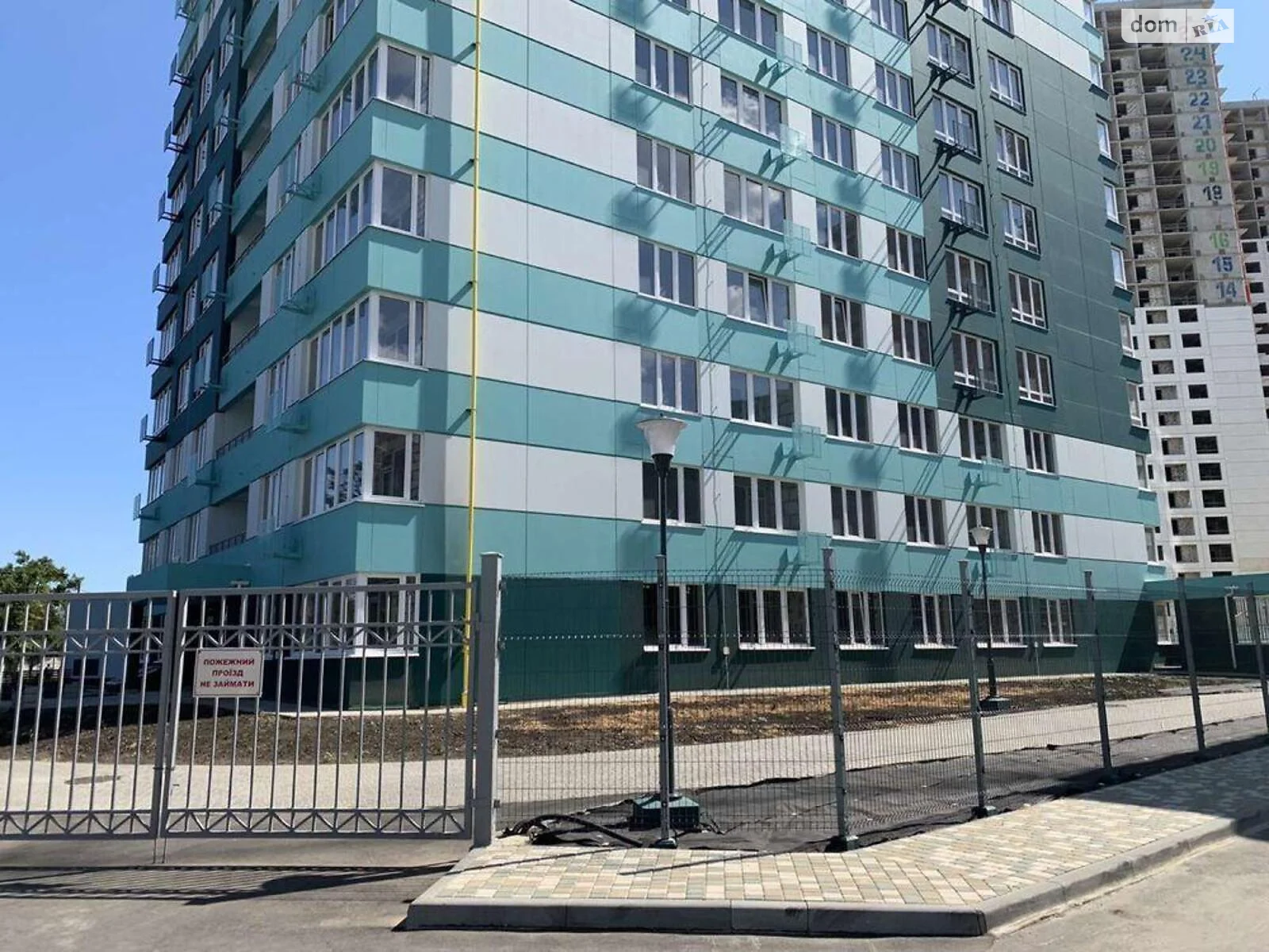 Продается 1-комнатная квартира 45 кв. м в Одессе, ул. Жаботинского, 54А корпус 1