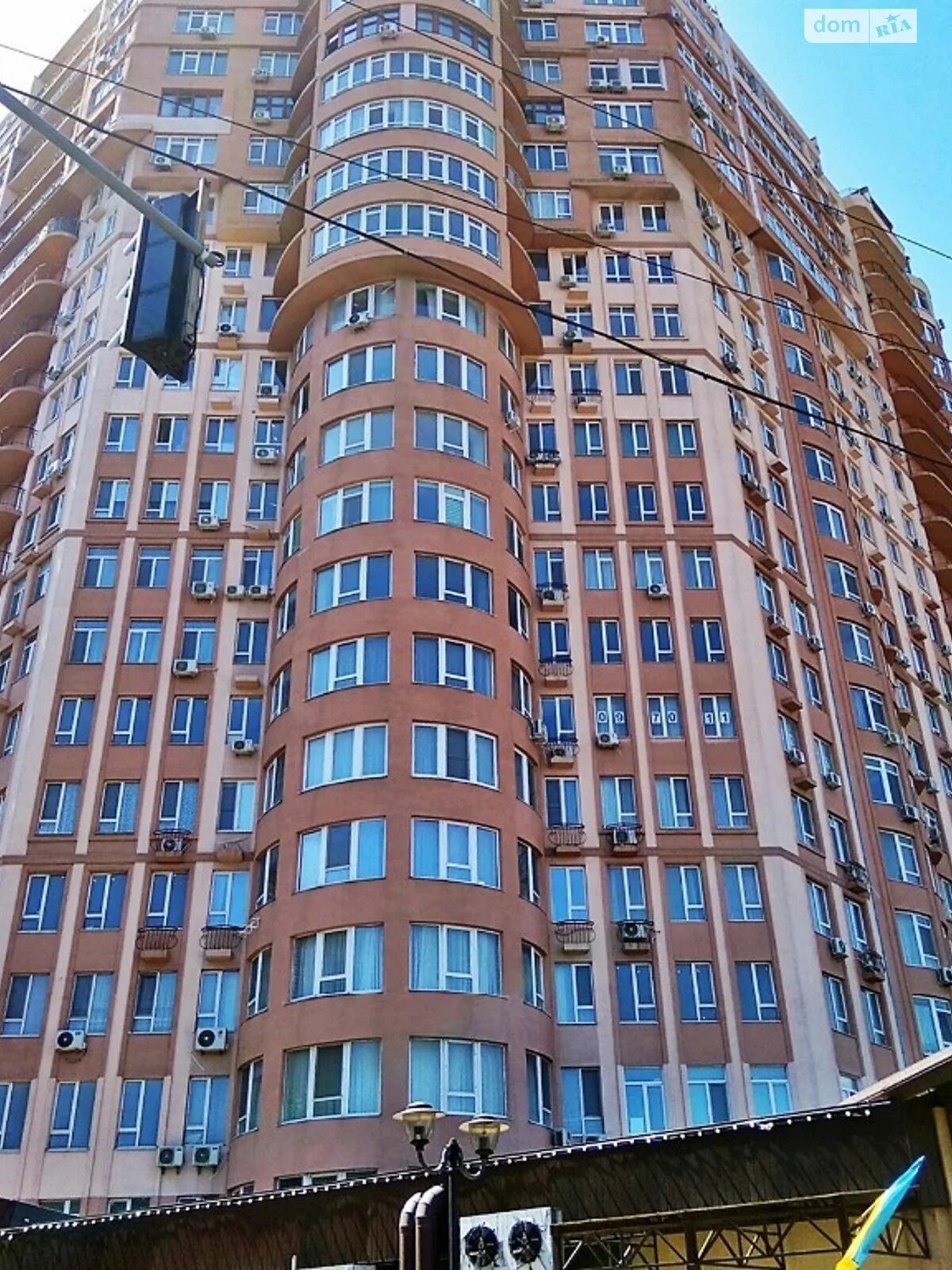 Продается 1-комнатная квартира 63 кв. м в Одессе, ул. Макаренко, 2А
