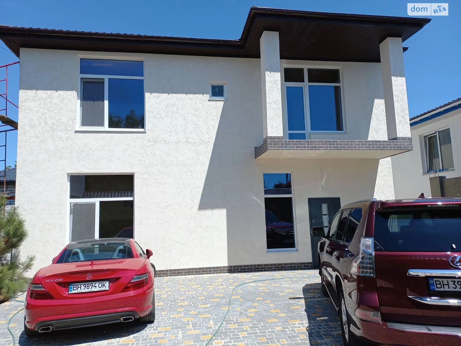Продается дом на 2 этажа 180 кв. м с садом, цена: 190000 $ - фото 1