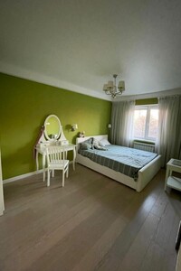 Продается 3-комнатная квартира 74 кв. м в Киеве, Политехнический переулок
