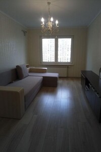 Продается 1-комнатная квартира 41 кв. м в Киеве, Ващенко Григория улица