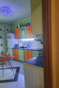 Продается 2-комнатная квартира 68 кв. м в Одессе, Массив Радужный