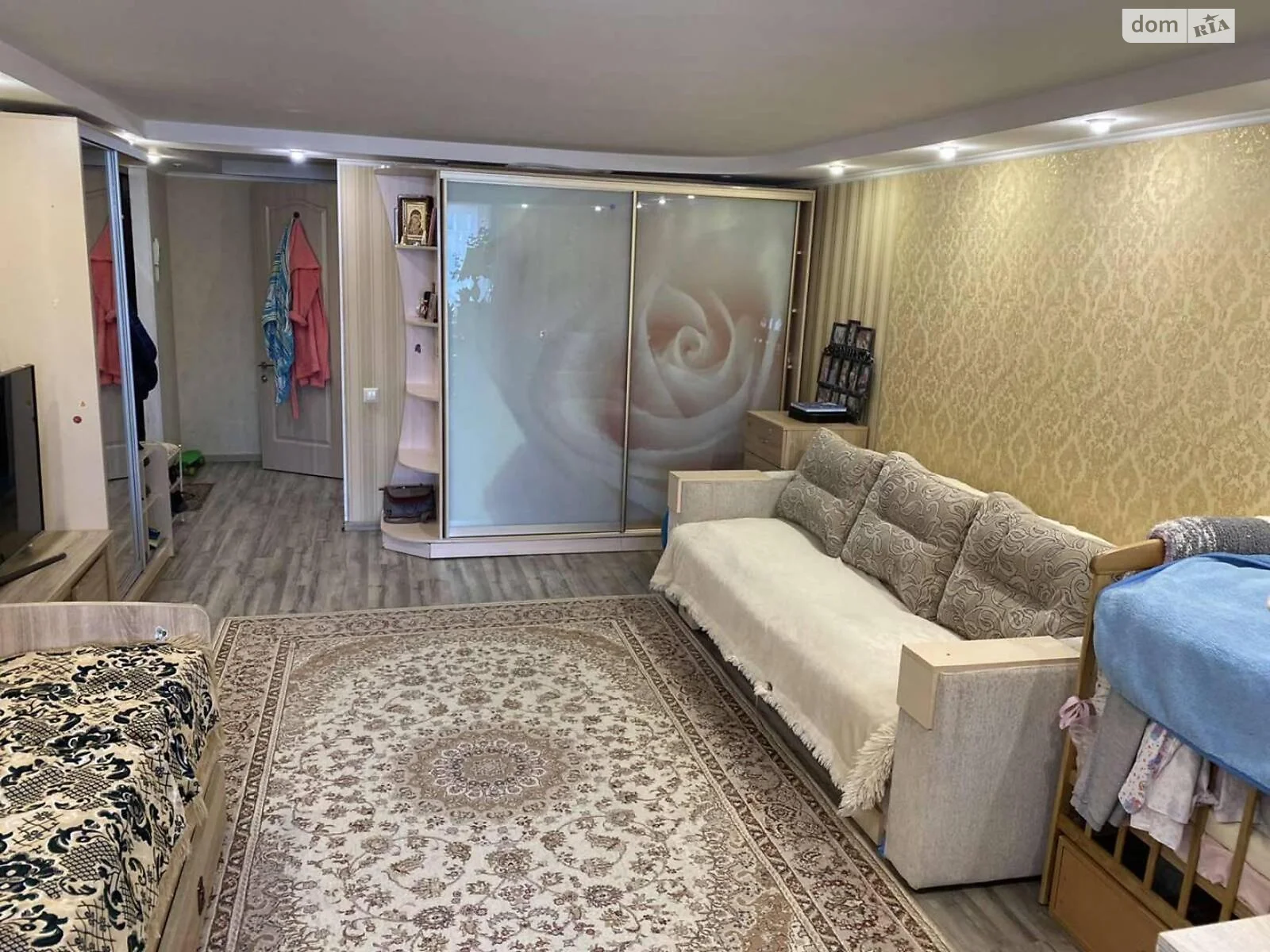 Продается 1-комнатная квартира 35 кв. м в Одессе, просп. Небесной Сотни