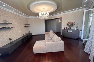 Продается 5-комнатная квартира 197 кв. м в Киеве, цена: 380000 $