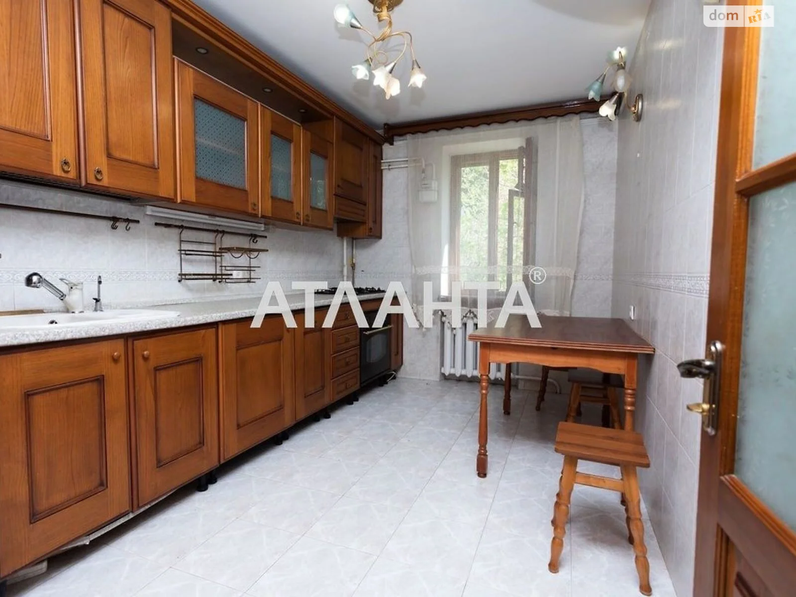 Продается 3-комнатная квартира 68 кв. м в Одессе, ул. Бабаджаняна Маршала, 68