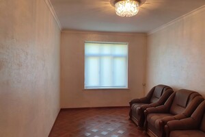 Продаж квартири, Чернівці, р‑н. Садгорський, Коломийська вулиця, буд. 9б