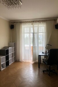 Продается 1-комнатная квартира 40 кв. м в Киеве, Бастионная улица