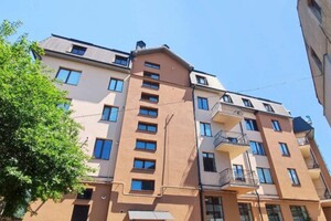 Продается 2-комнатная квартира 62 кв. м в Коломые, Стрільців Січових