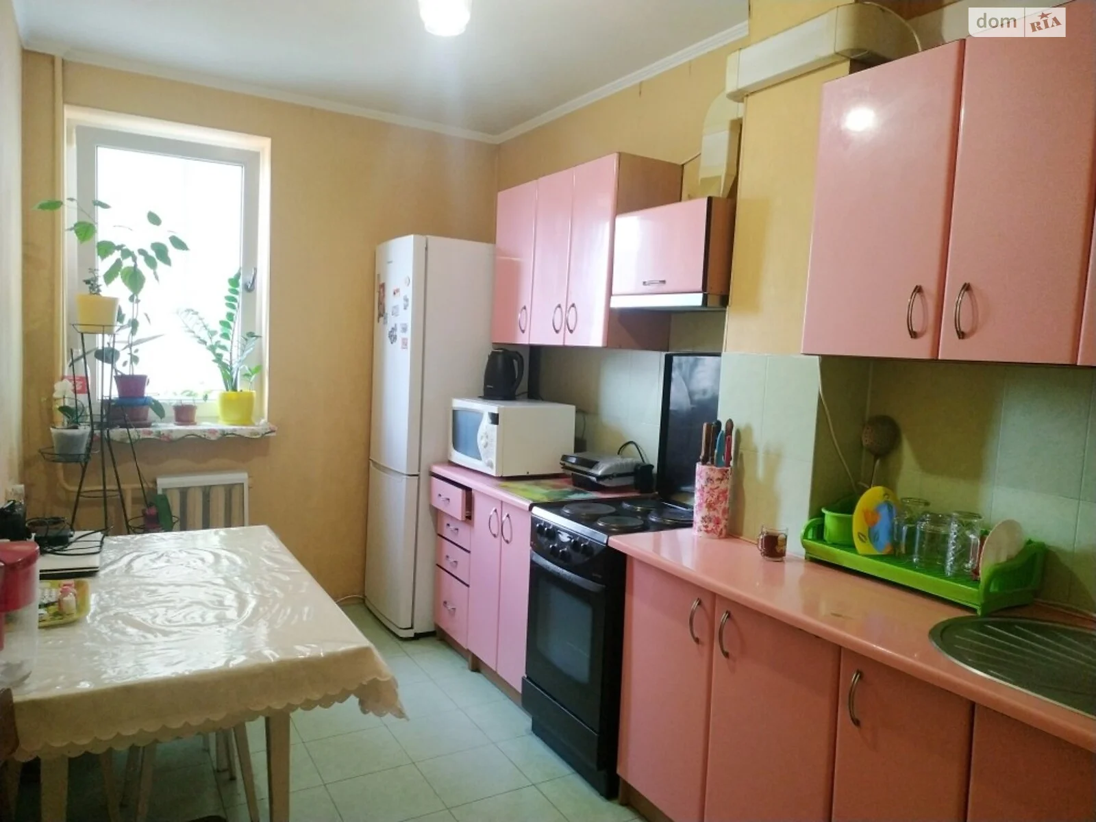 Продается 3-комнатная квартира 68 кв. м в Черноморске, ул. 1 Мая