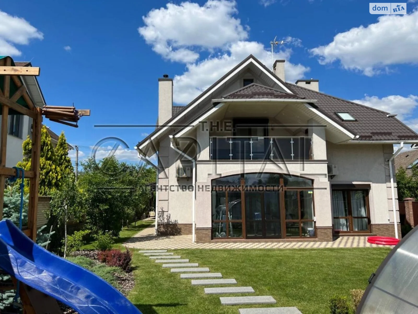 Продается дом на 2 этажа 250 кв. м с террасой, цена: 498000 $ - фото 1