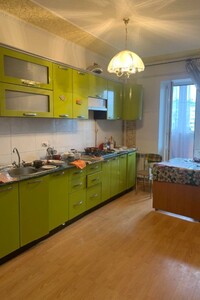 Продается 2-комнатная квартира 70 кв. м в Ивано-Франковске, цена: 45000 $