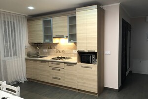 Продается 1-комнатная квартира 56 кв. м в Мукачеве, цена: 59500 $