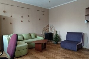 Сдается в аренду 1-комнатная квартира 41 кв. м в Львове, Мечникова улица