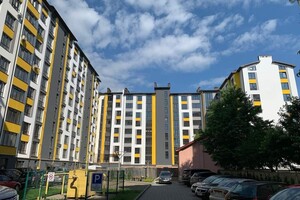 Продается 1-комнатная квартира 34 кв. м в Ивано-Франковске, ул. Химиков