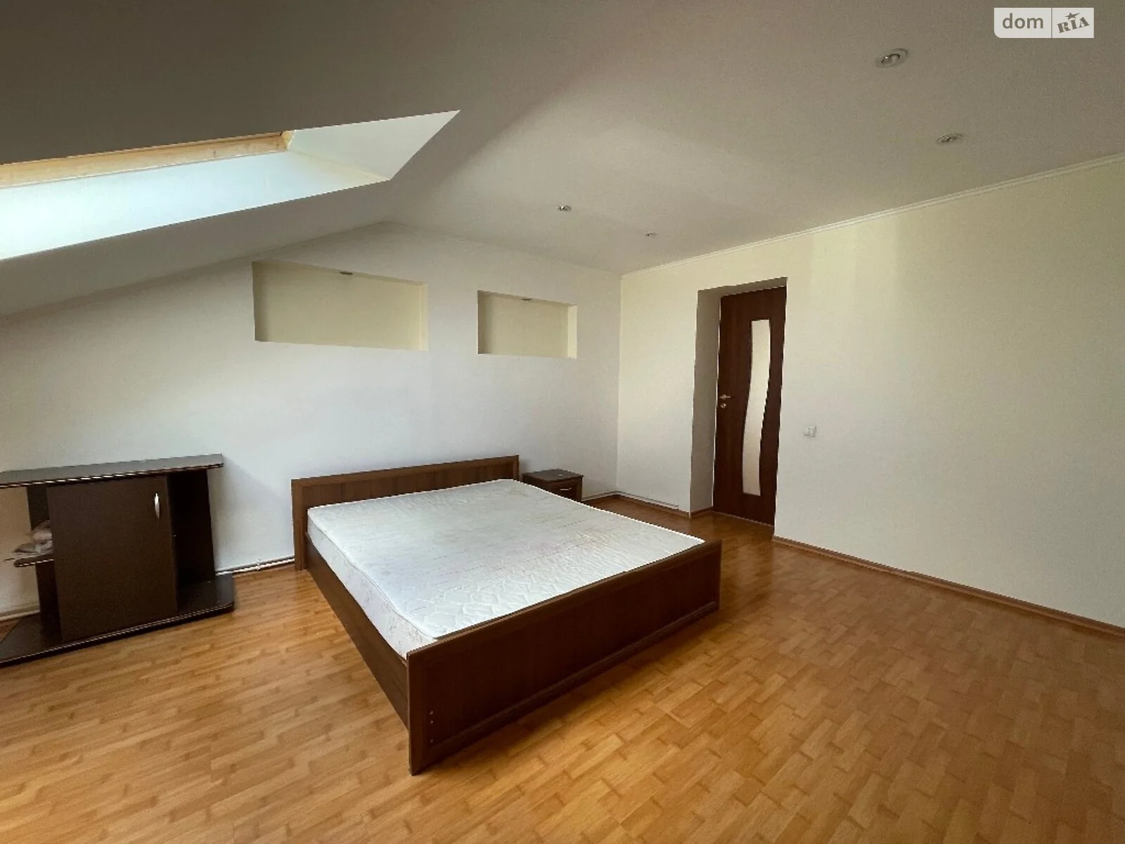 Продается 3-комнатная квартира 140 кв. м в Стрые, цена: 59500 $