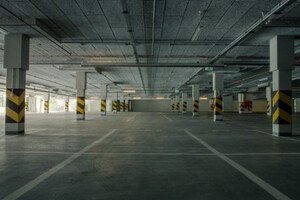 Продается подземный паркинг под легковое авто на 15 кв. м, цена: 22000 $