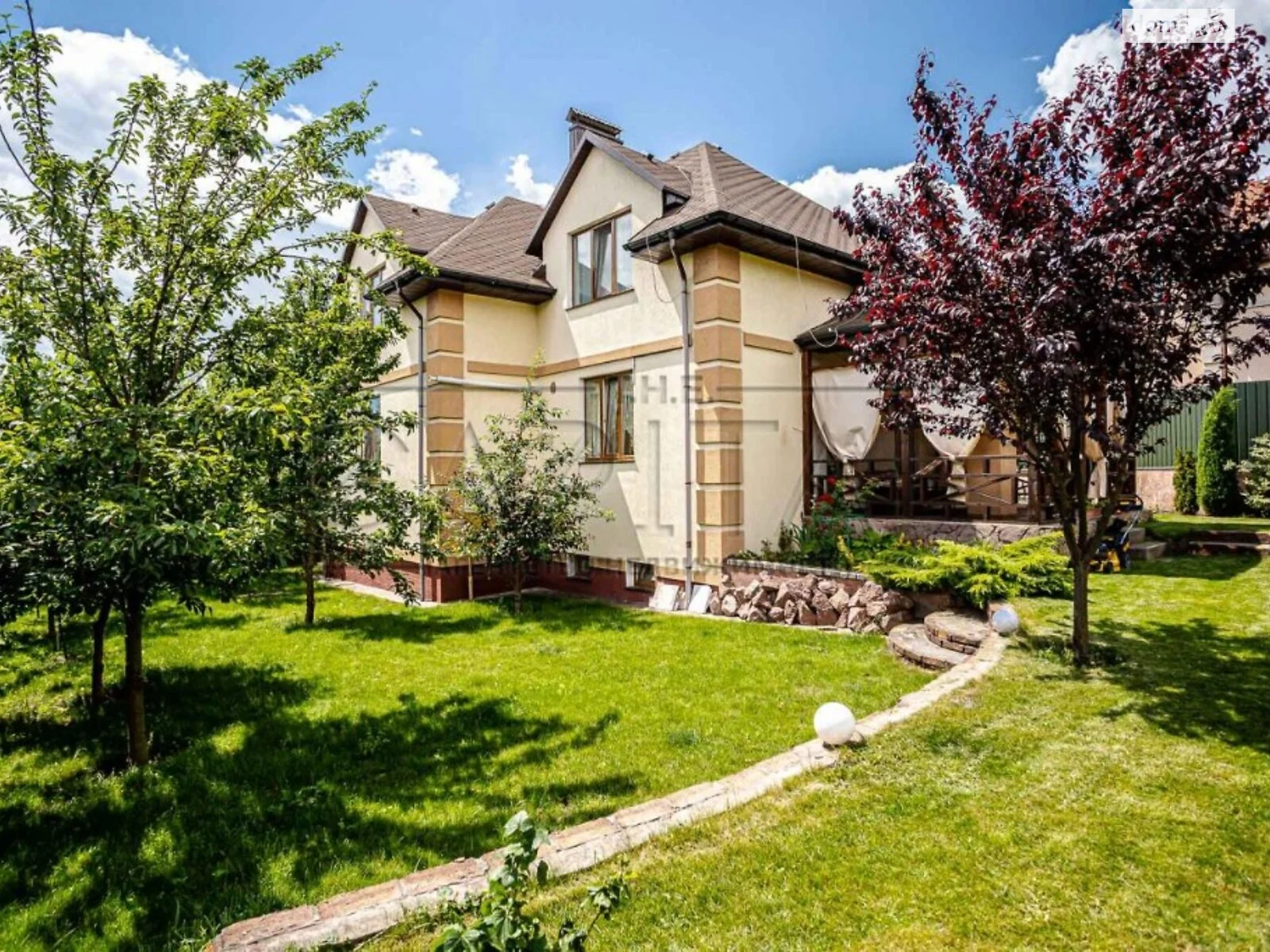 Продается дом на 2 этажа 352 кв. м с гаражом, цена: 310000 $ - фото 1
