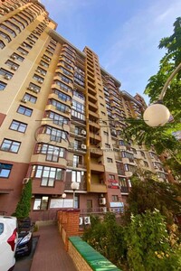 Продается 4-комнатная квартира 140 кв. м в Киеве, ул. Коновальца Евгения