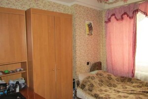 Продается 3-комнатная квартира 62 кв. м в Киеве, Новодарницкая улица