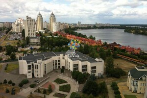 Продается 4-комнатная квартира 160 кв. м в Киеве, Героев Сталинграда просп.