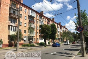 Продается 3-комнатная квартира 55 кв. м в Чернигове, 1-й пер. Шевченко