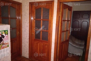 Продается 3-комнатная квартира 60 кв. м в Харькове, Ньютона улица
