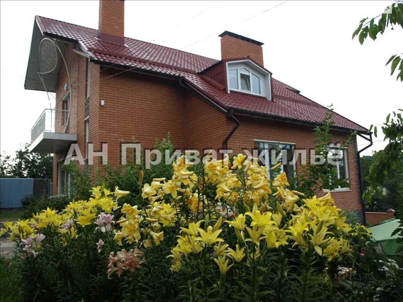 Продается дом на 2 этажа 230 кв. м с мебелью, цена: 250000 $ - фото 1