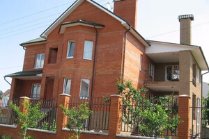 Продается дом на 3 этажа 750 кв. м с террасой, цена: 500000 $